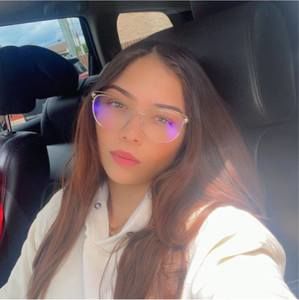 Meet your Posher, Crystal